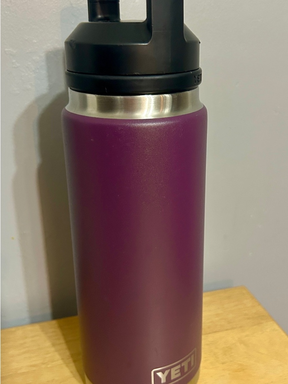 Yeti Stainless Steel Bottle Base with Engraved Logo